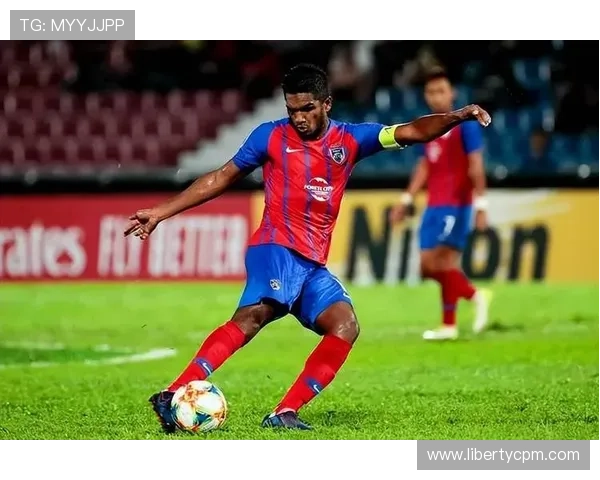 阿里瓦斯远射中柱 广岛与柔佛新山0-0平